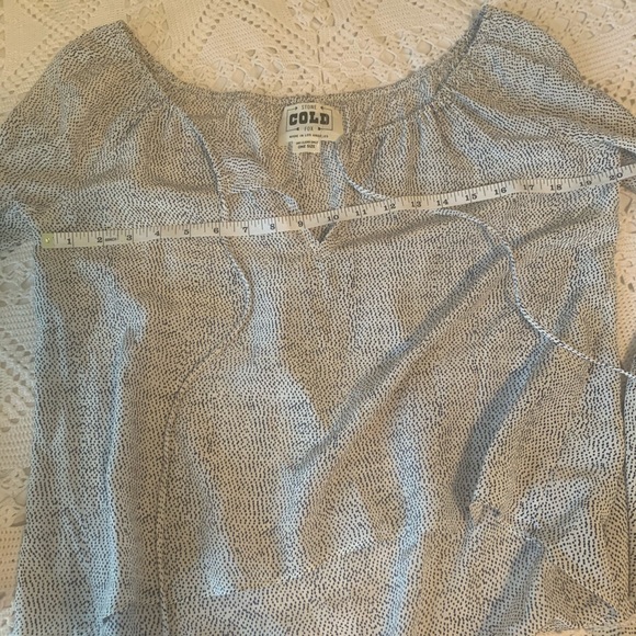 Stone Cold Fox Silk Top - Picture 5 of 9